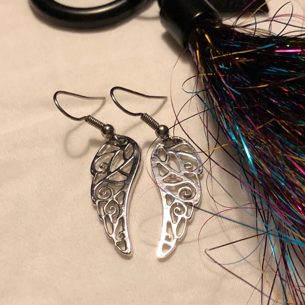 LIMITED EDITION ❤️❤️ANGEL EARRINGS angel wings, Victoria’s Secret